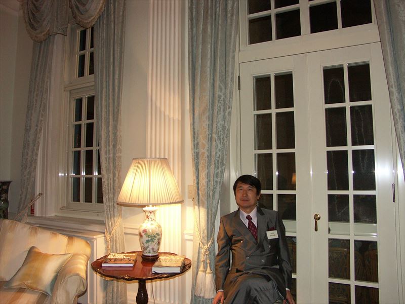 C:\Users\Owner\Desktop\Resize\PICT0050英国大使公邸_R.JPG